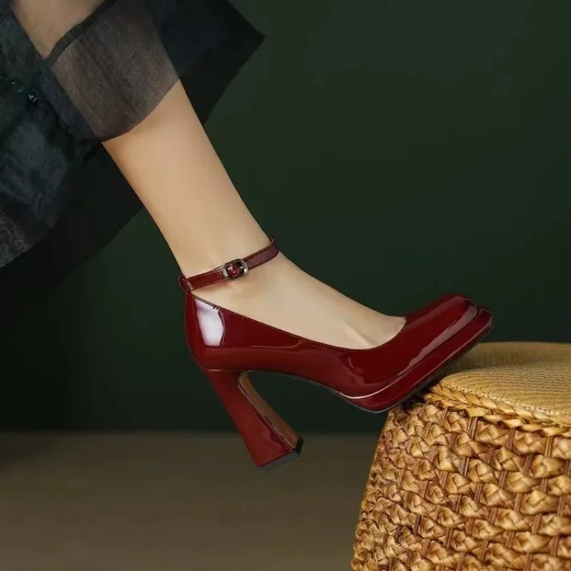 รองเท้าส้นสูงทันสมัย รองเท้าส้ - Leather Classic Strap บทวิจารณ์และราคา